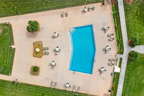Condo in Daytona Beach, Florida, 2 bedrooms  № 2394236 - photo 16