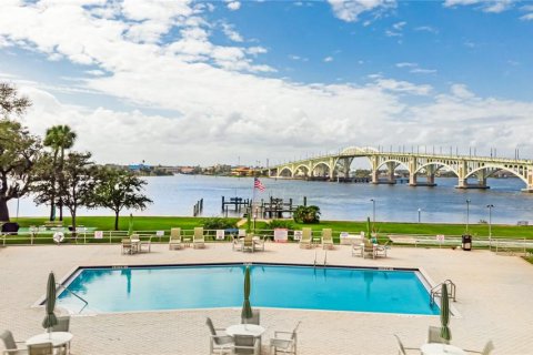Condo in Daytona Beach, Florida, 2 bedrooms  № 2394236 - photo 15