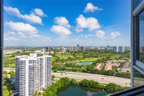 Condo in Aventura, Florida, 2 bedrooms  № 1895921 - photo 18