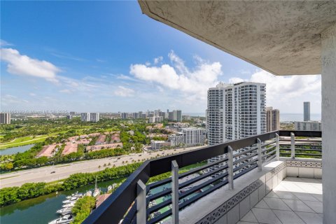 Condo in Aventura, Florida, 2 bedrooms  № 1895921 - photo 22