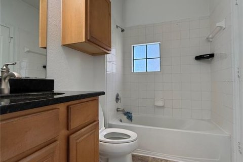 Touwnhouse à louer à Orlando, Floride: 4 chambres, 173.54 m2 № 2101716 - photo 14