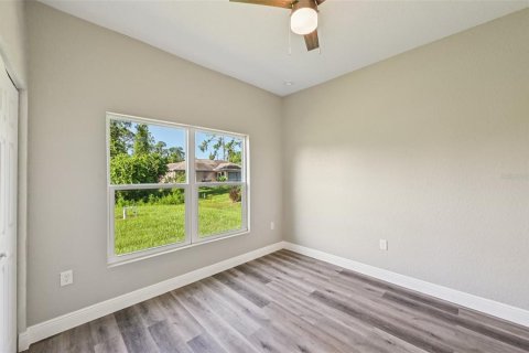 House in North Port, Florida 3 bedrooms, 156.08 sq.m. № 1901920 - photo 17