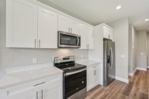 House in North Port, Florida 3 bedrooms, 156.08 sq.m. № 1901920 - photo 10