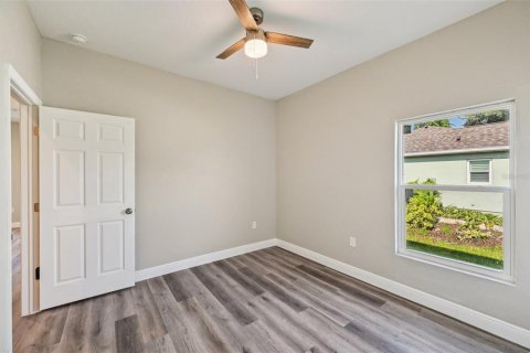 House in North Port, Florida 3 bedrooms, 156.08 sq.m. № 1901920 - photo 16