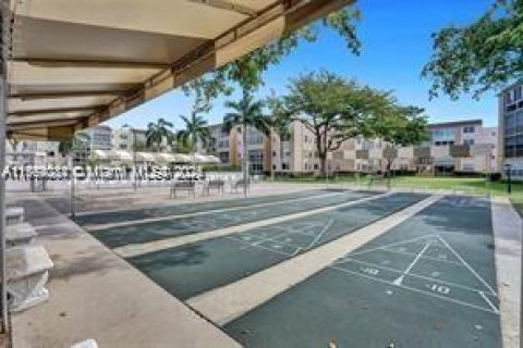 Condo in Lauderdale Lakes, Florida, 1 bedroom  № 1868326 - photo 6