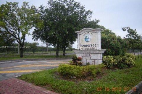 Condo in Lauderdale Lakes, Florida, 1 bedroom  № 1868326 - photo 1