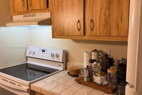 Снять в аренду кондоминиум в Тамарак, Флорида 1 спальня, 51.1м2, № 2003899 - фото 12