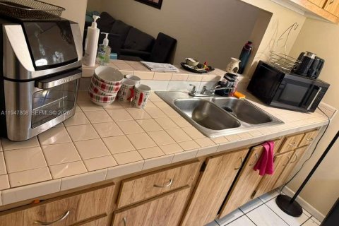 Снять в аренду кондоминиум в Тамарак, Флорида 1 спальня, 51.1м2, № 2003899 - фото 10