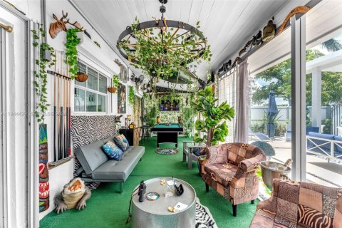 Casa en venta en Miami, Florida, 4 dormitorios, 248.61 m2 № 2001654 - foto 20