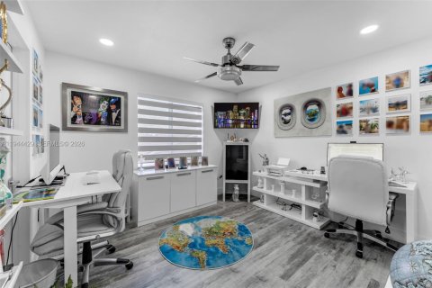 Casa en venta en Miami, Florida, 4 dormitorios, 248.61 m2 № 2001654 - foto 28