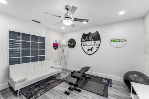 Casa en venta en Miami, Florida, 4 dormitorios, 248.61 m2 № 2001654 - foto 24