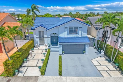 Casa en Miami, Florida 4 dormitorios, 248.61 m2 № 2001654