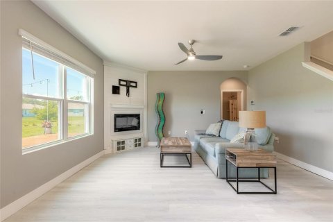 House in Edgewater, Florida 5 bedrooms, 248.42 sq.m. № 2201210 - photo 14