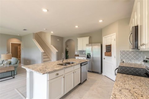 House in Edgewater, Florida 5 bedrooms, 248.42 sq.m. № 2201210 - photo 18