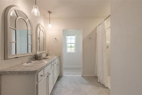 House in Edgewater, Florida 5 bedrooms, 248.42 sq.m. № 2201210 - photo 26