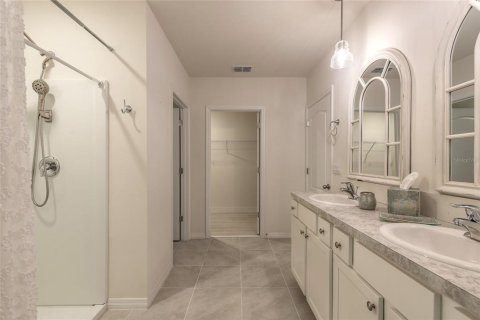 House in Edgewater, Florida 5 bedrooms, 248.42 sq.m. № 2201210 - photo 28