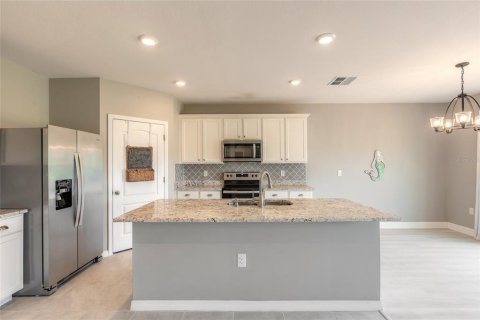 House in Edgewater, Florida 5 bedrooms, 248.42 sq.m. № 2201210 - photo 20