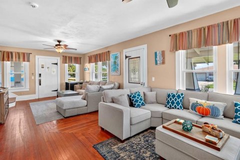 Villa ou maison à vendre à Daytona Beach, Floride: 3 chambres, 180.88 m2 № 2120722 - photo 4