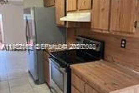 Condo in Plantation, Florida, 3 bedrooms № 2267592 - photo 5