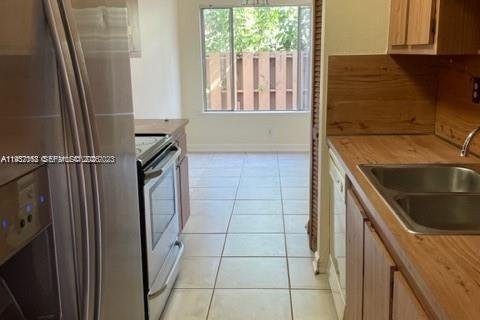 Condo in Plantation, Florida, 3 bedrooms № 2267592 - photo 8