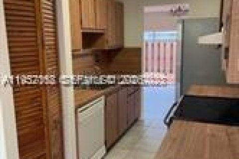 Condo in Plantation, Florida, 3 bedrooms № 2267592 - photo 6