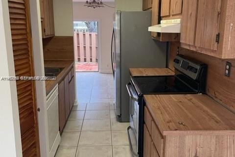 Condo in Plantation, Florida, 3 bedrooms № 2267592 - photo 7