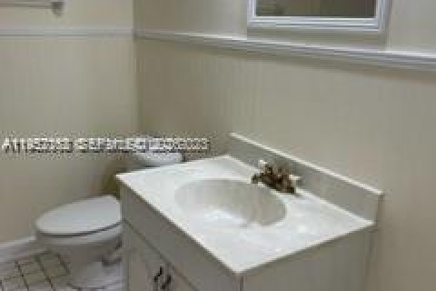 Condo in Plantation, Florida, 3 bedrooms № 2267592 - photo 24