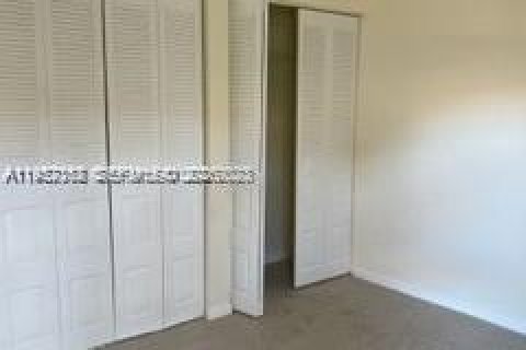 Condo in Plantation, Florida, 3 bedrooms № 2267592 - photo 29
