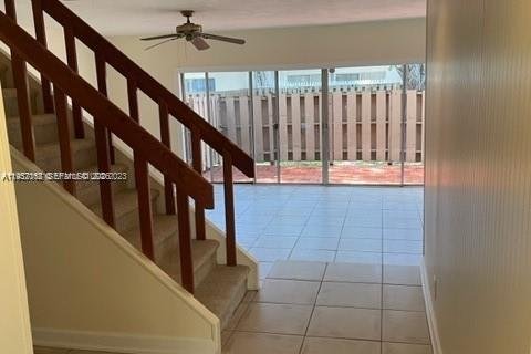 Condo in Plantation, Florida, 3 bedrooms № 2267592 - photo 11