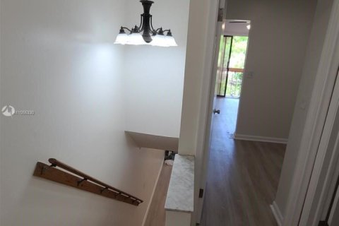 Townhouse in Sunrise, Florida 4 bedrooms, 159.05 sq.m. № 1877616 - photo 2