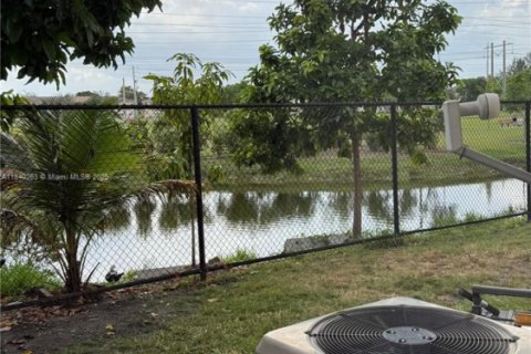 Купить кондоминиум в Хайалиа, Флорида 2 спальни, 89.84м2, № 2015868 - фото 20