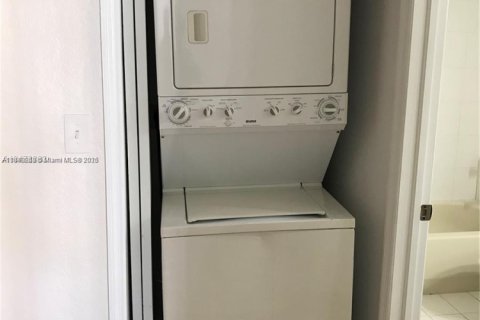 Купить кондоминиум в Хайалиа, Флорида 2 спальни, 89.84м2, № 2015868 - фото 13