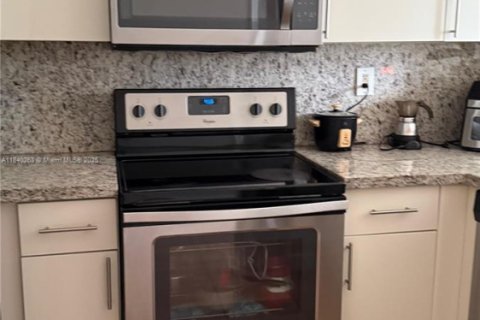 Купить кондоминиум в Хайалиа, Флорида 2 спальни, 89.84м2, № 2015868 - фото 10