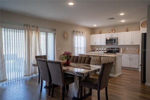 Casa en venta en Haines City, Florida, 5 dormitorios, 286.6 m2 № 1629657 - foto 2