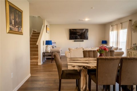 Casa en venta en Haines City, Florida, 5 dormitorios, 286.6 m2 № 1629657 - foto 4