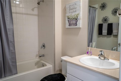 Casa en venta en Haines City, Florida, 5 dormitorios, 286.6 m2 № 1629657 - foto 14