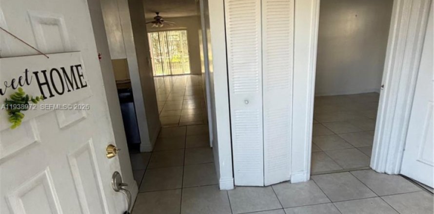 Кондоминиум с 3 спальнями в Майами, Флорида № 2006022