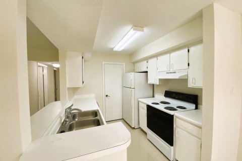 Купить кондоминиум в Бойнтон-Бич, Флорида 5 комнат, 82.13м2, № 2263554 - фото 12