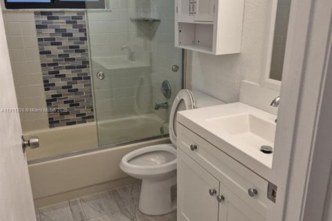 Apartment in Margate, Florida 2 bedrooms, 76.64 sq.m. № 1967504 - photo 10