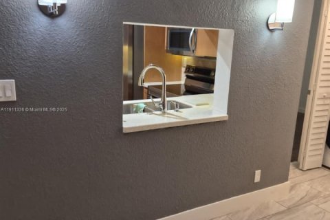 Apartment in Margate, Florida 2 bedrooms, 76.64 sq.m. № 1967504 - photo 3