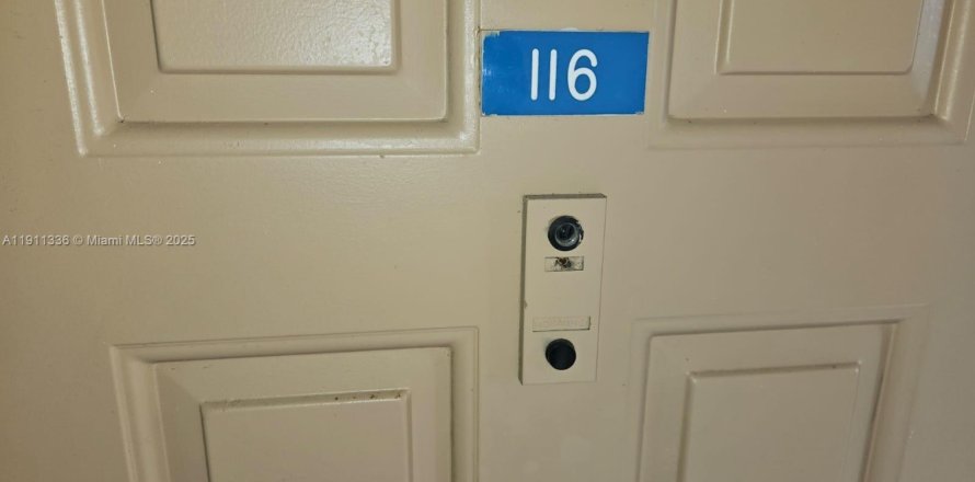 Apartment in Margate, Florida 2 bedrooms, 76.64 sq.m. № 1967504