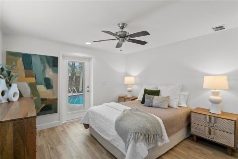 House in Saint Pete Beach, Florida 5 bedrooms, 304.91 sq.m. № 1817339 - photo 23
