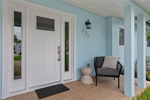 House in Saint Pete Beach, Florida 5 bedrooms, 304.91 sq.m. № 1817339 - photo 4