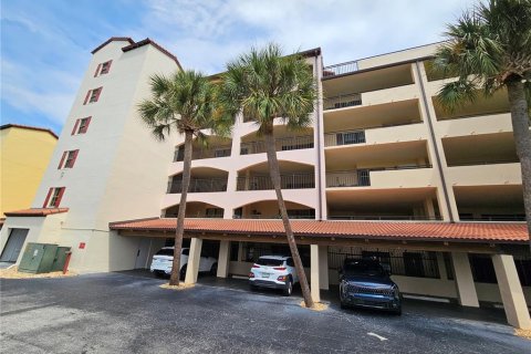 Condo à Daytona Beach, Floride, 2 chambres  № 2103501