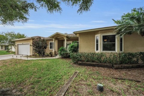 Casa en venta en Clearwater, Florida, 4 dormitorios, 282.61 m2 № 2101220 - foto 8