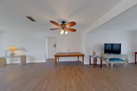 Casa en alquiler en Seminole, Florida, 3 dormitorios, 161.84 m2 № 2287496 - foto 12