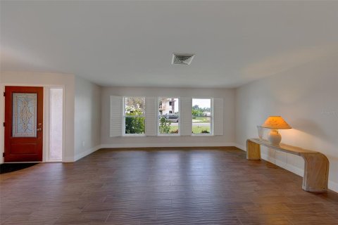 Casa en alquiler en Seminole, Florida, 3 dormitorios, 161.84 m2 № 2287496 - foto 6