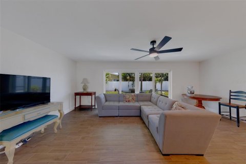 Casa en alquiler en Seminole, Florida, 3 dormitorios, 161.84 m2 № 2287496 - foto 21