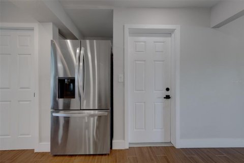 Casa en alquiler en Seminole, Florida, 3 dormitorios, 161.84 m2 № 2287496 - foto 18