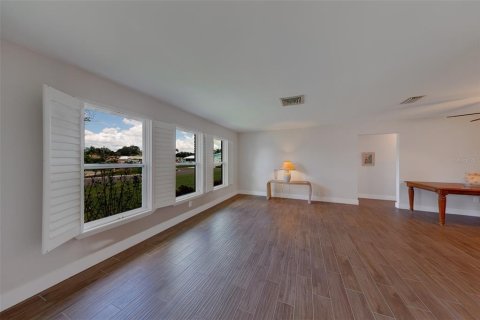 Casa en alquiler en Seminole, Florida, 3 dormitorios, 161.84 m2 № 2287496 - foto 7